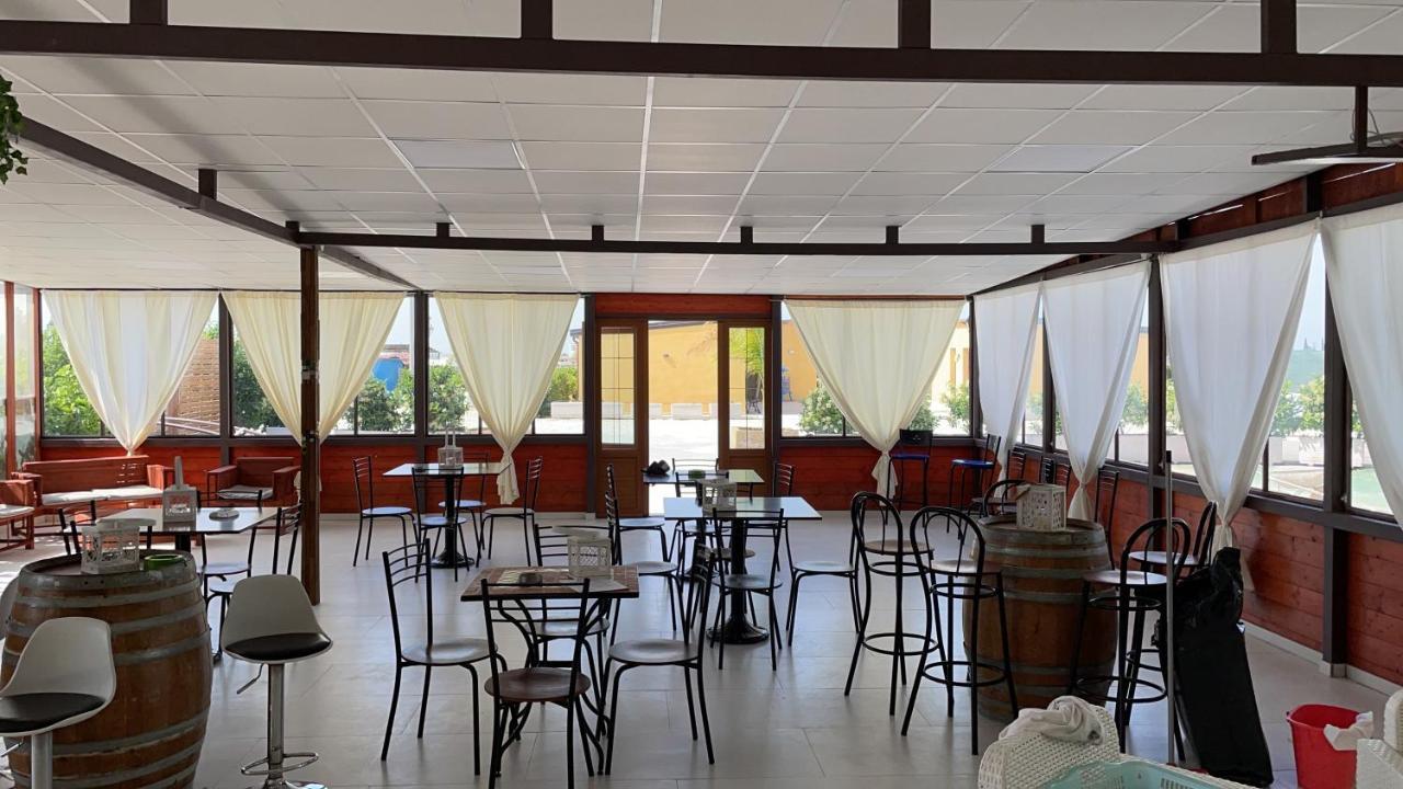 Casa Acito Bed and Breakfast Stornara Eksteriør billede